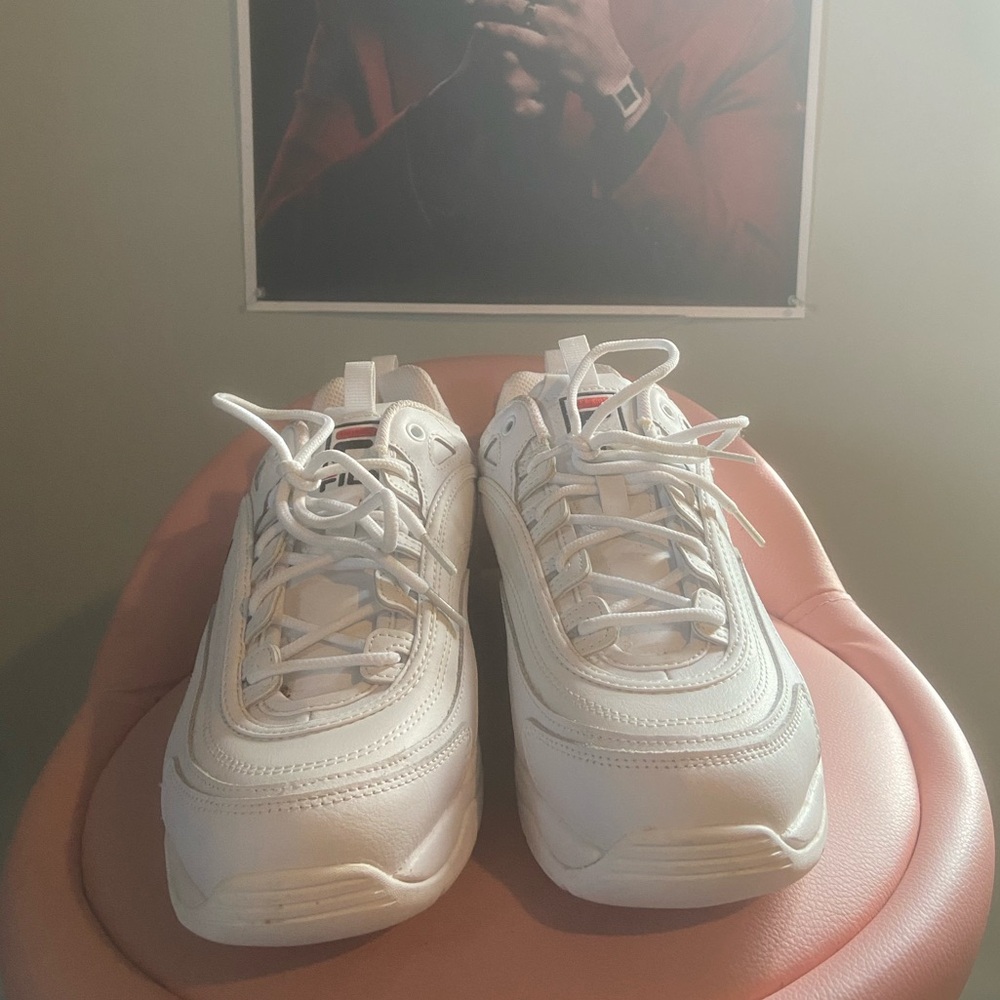 SIZE 10 WOMANS CHUNKY FILAS